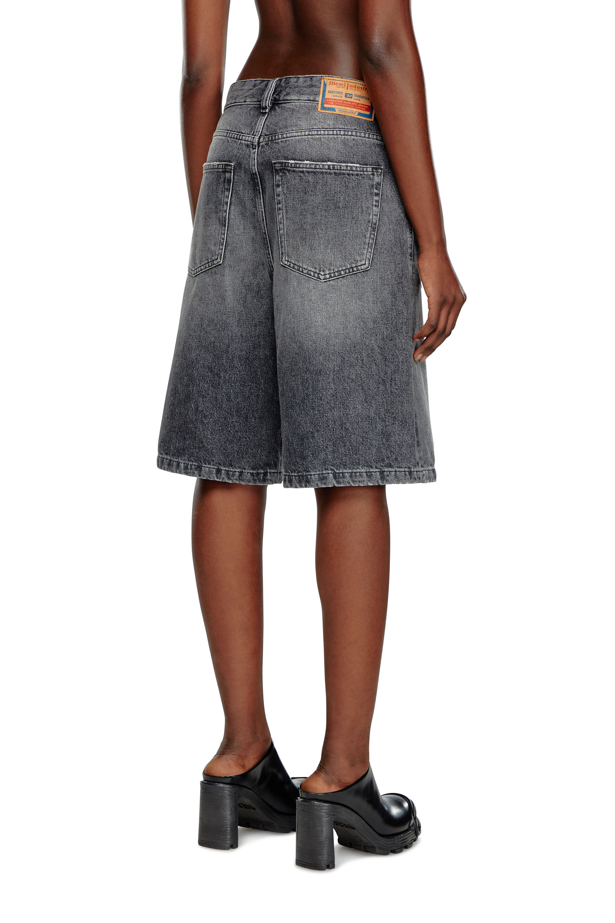 Diesel - DE-SIRE-SHORT, Damen Shorts aus Denim mit cleaner Waschung in Schwarz - 4